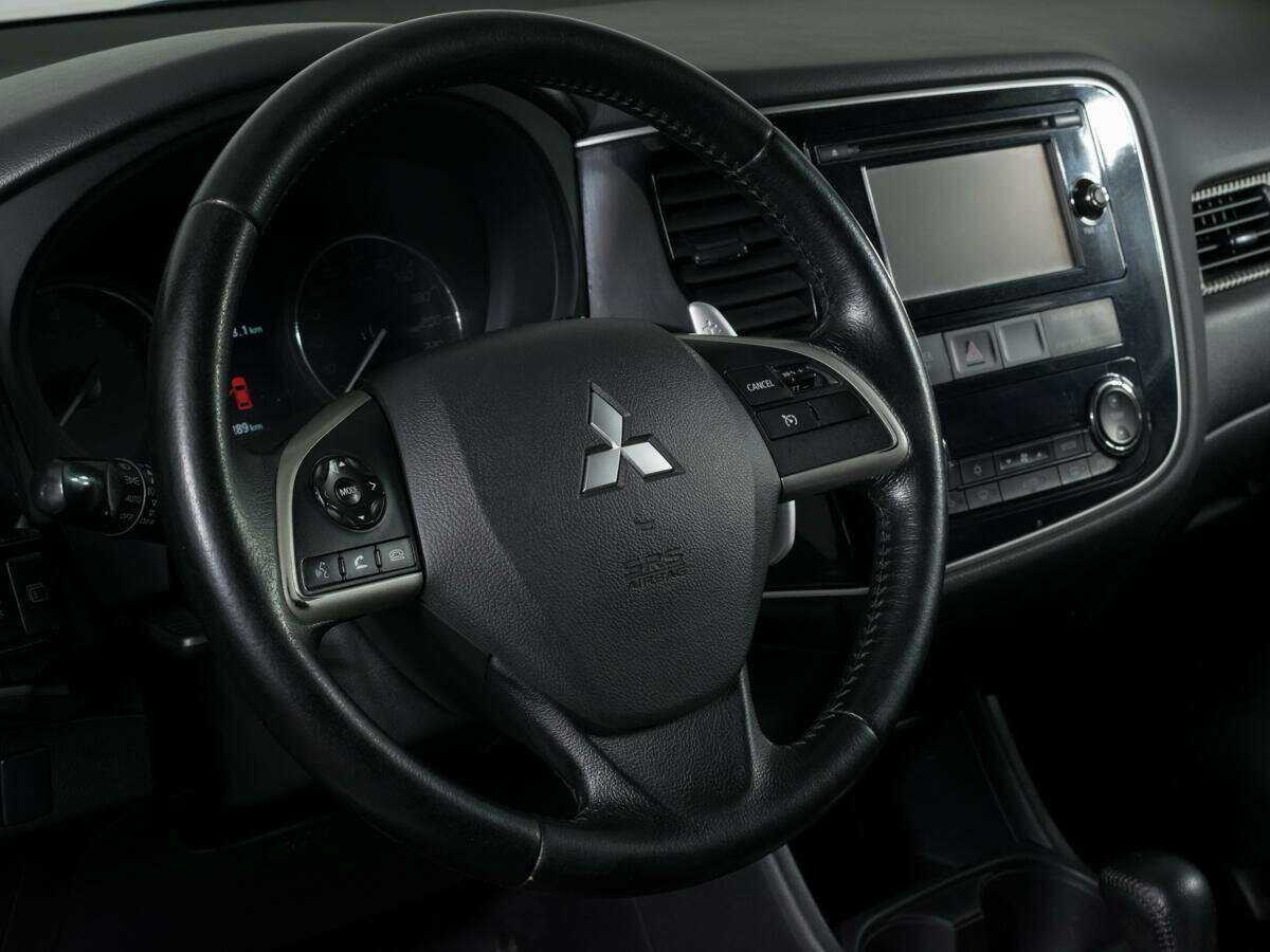 Купить Mitsubishi Outlander с пробегом. Фото: #13