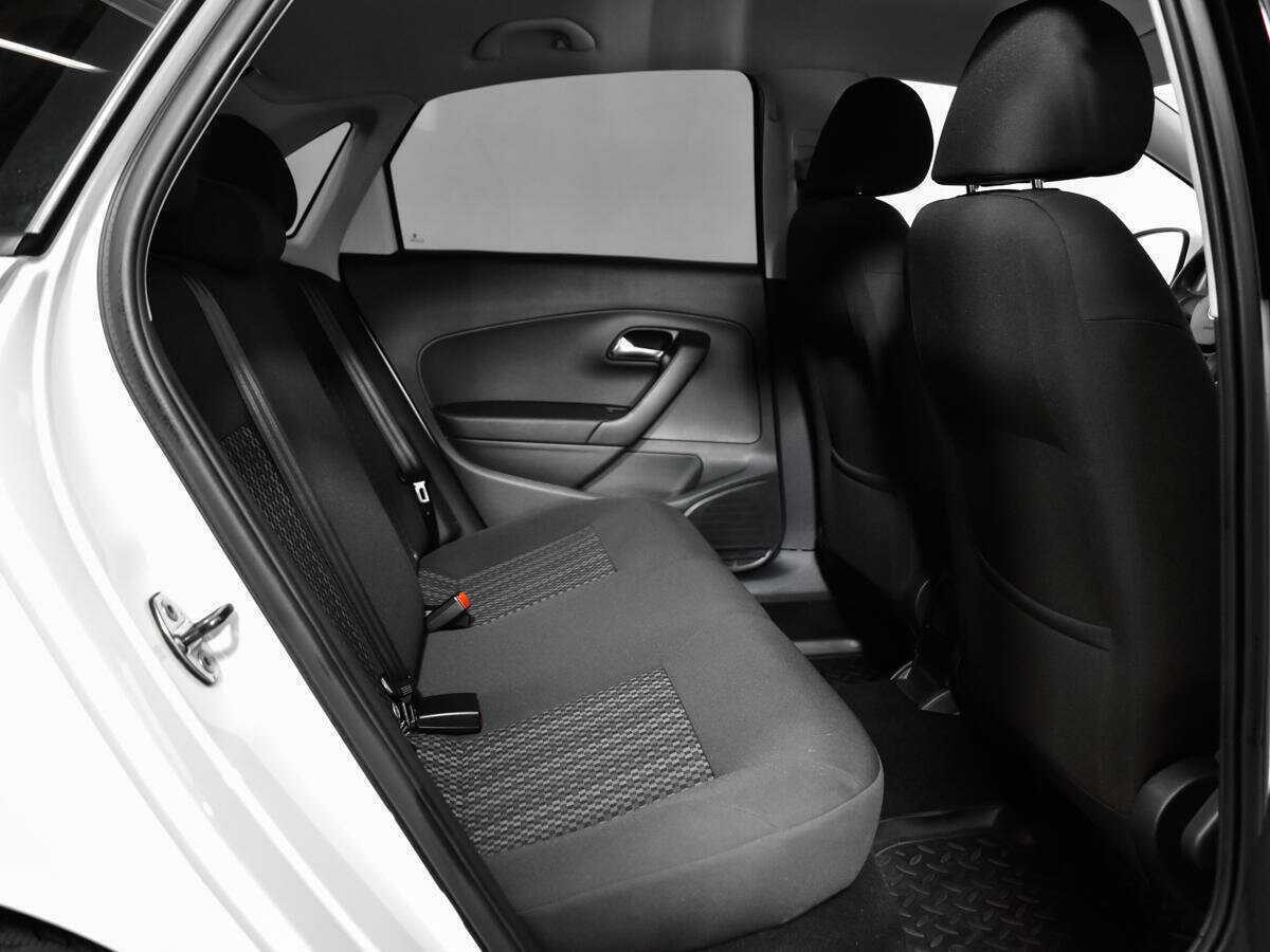 Купить Volkswagen Polo с пробегом. Фото: #8