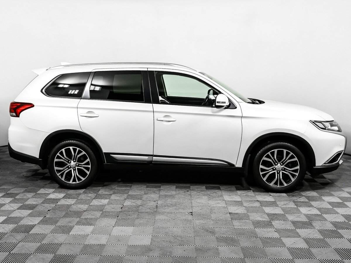 Купить Mitsubishi Outlander с пробегом. Фото: #3