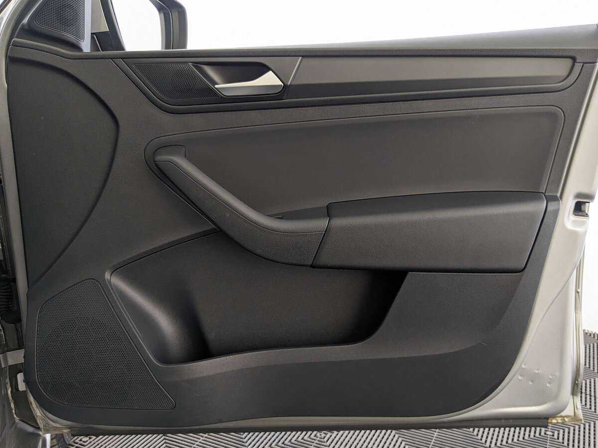 Купить Volkswagen Polo с пробегом. Фото: #18