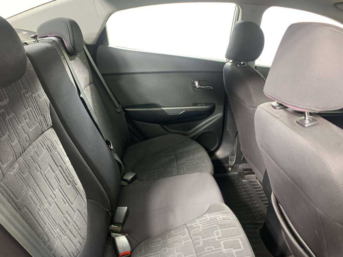 Купить Kia Rio с пробегом. Фото: #13