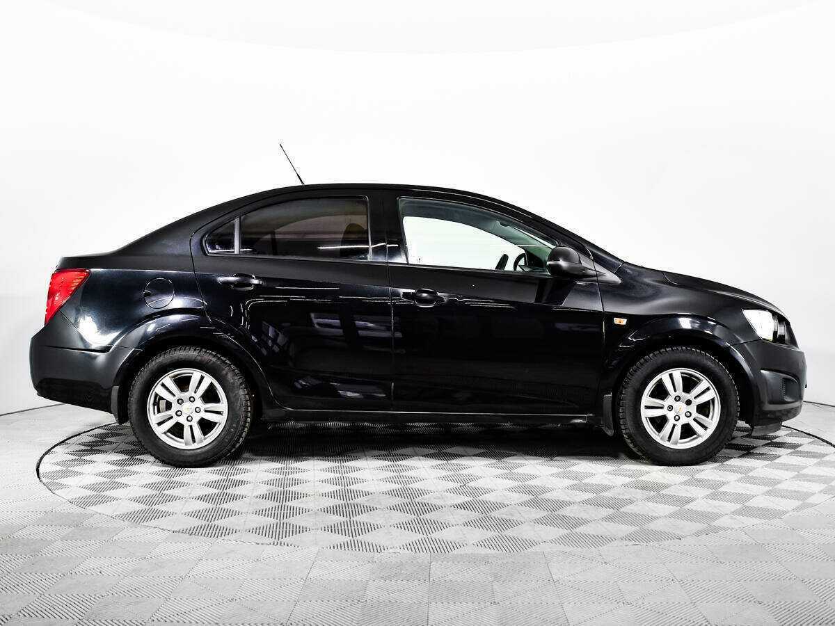 Купить Chevrolet Aveo с пробегом. Фото: #3