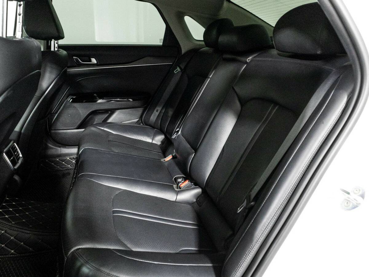 Купить Kia K5 с пробегом. Фото: #8