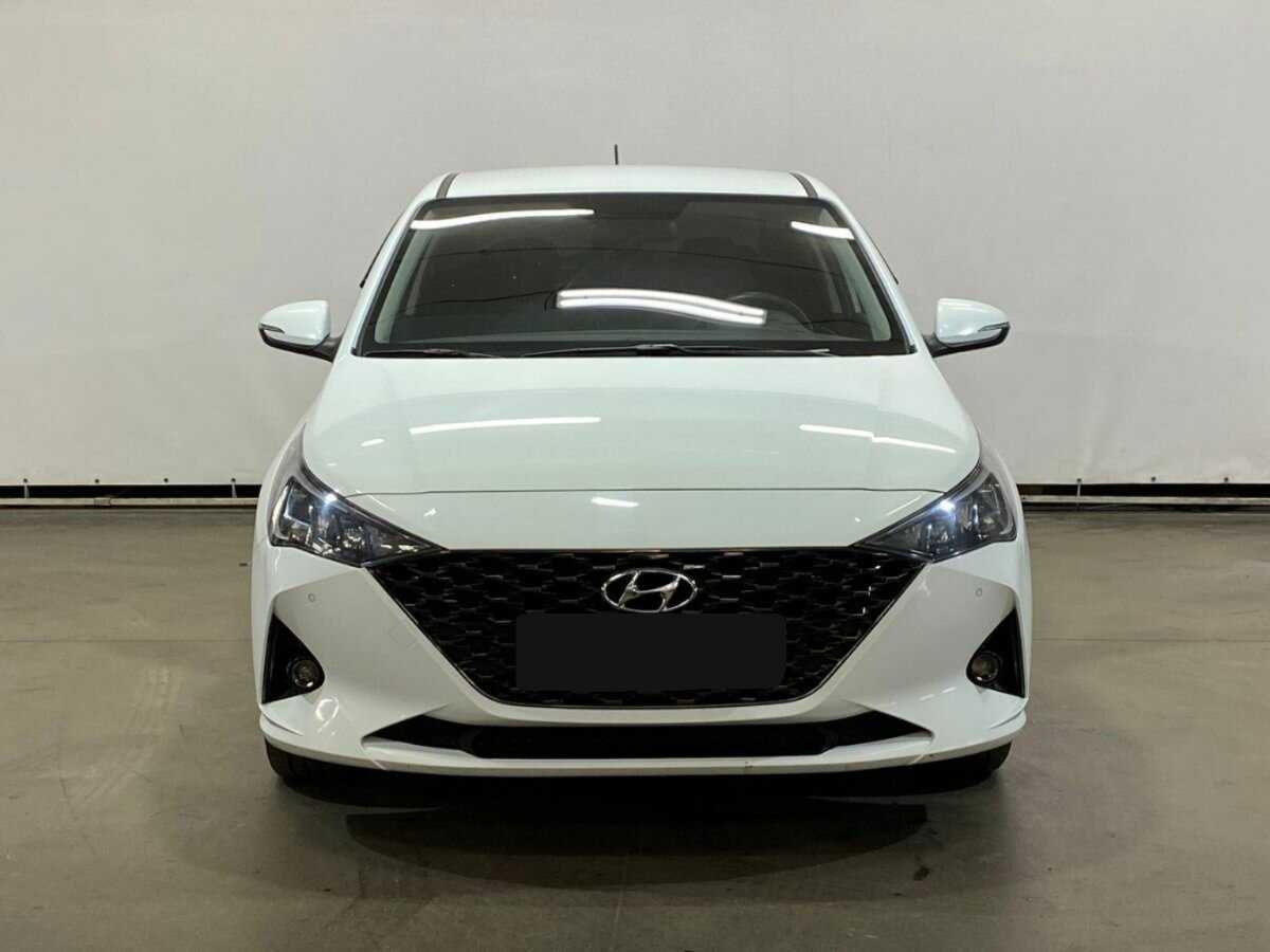Купить Hyundai Solaris с пробегом. Фото: #1