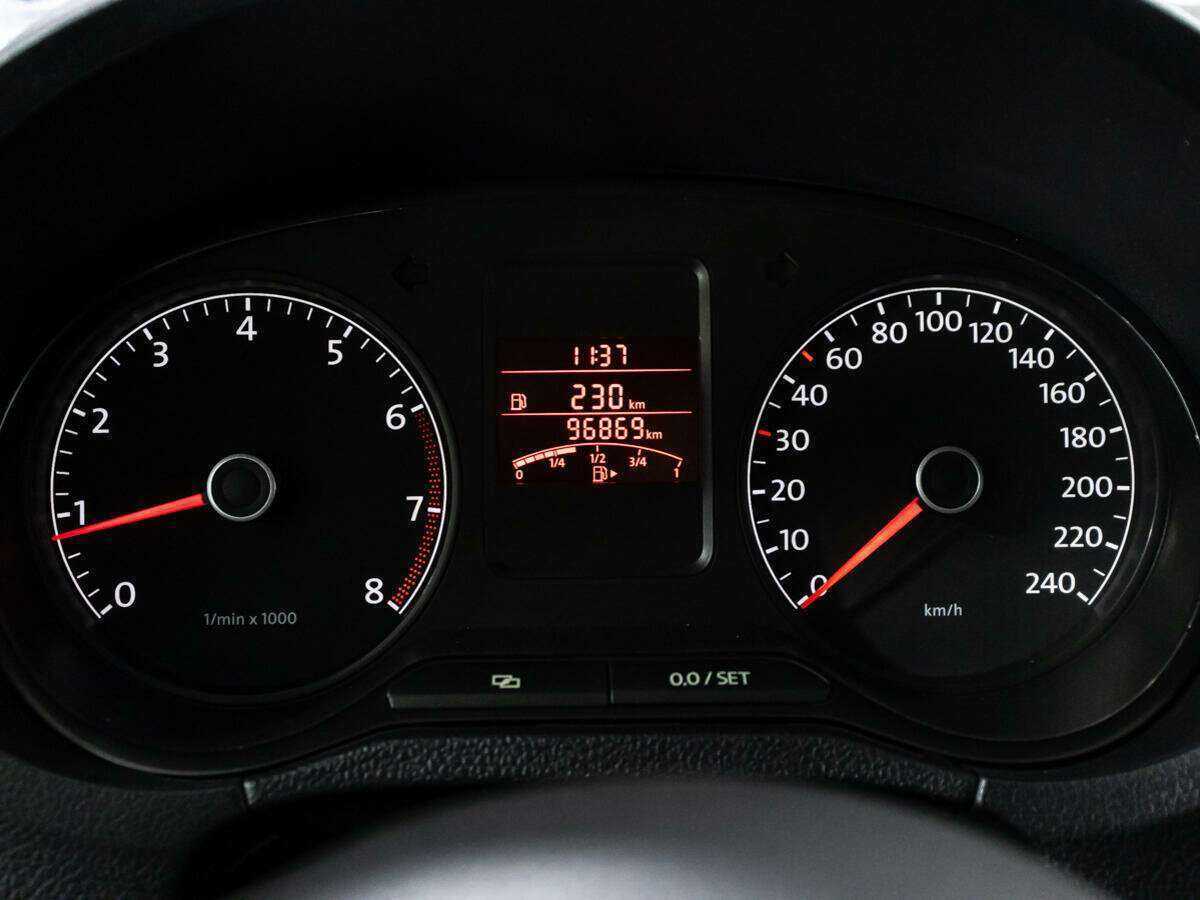 Купить Volkswagen Polo с пробегом. Фото: #11