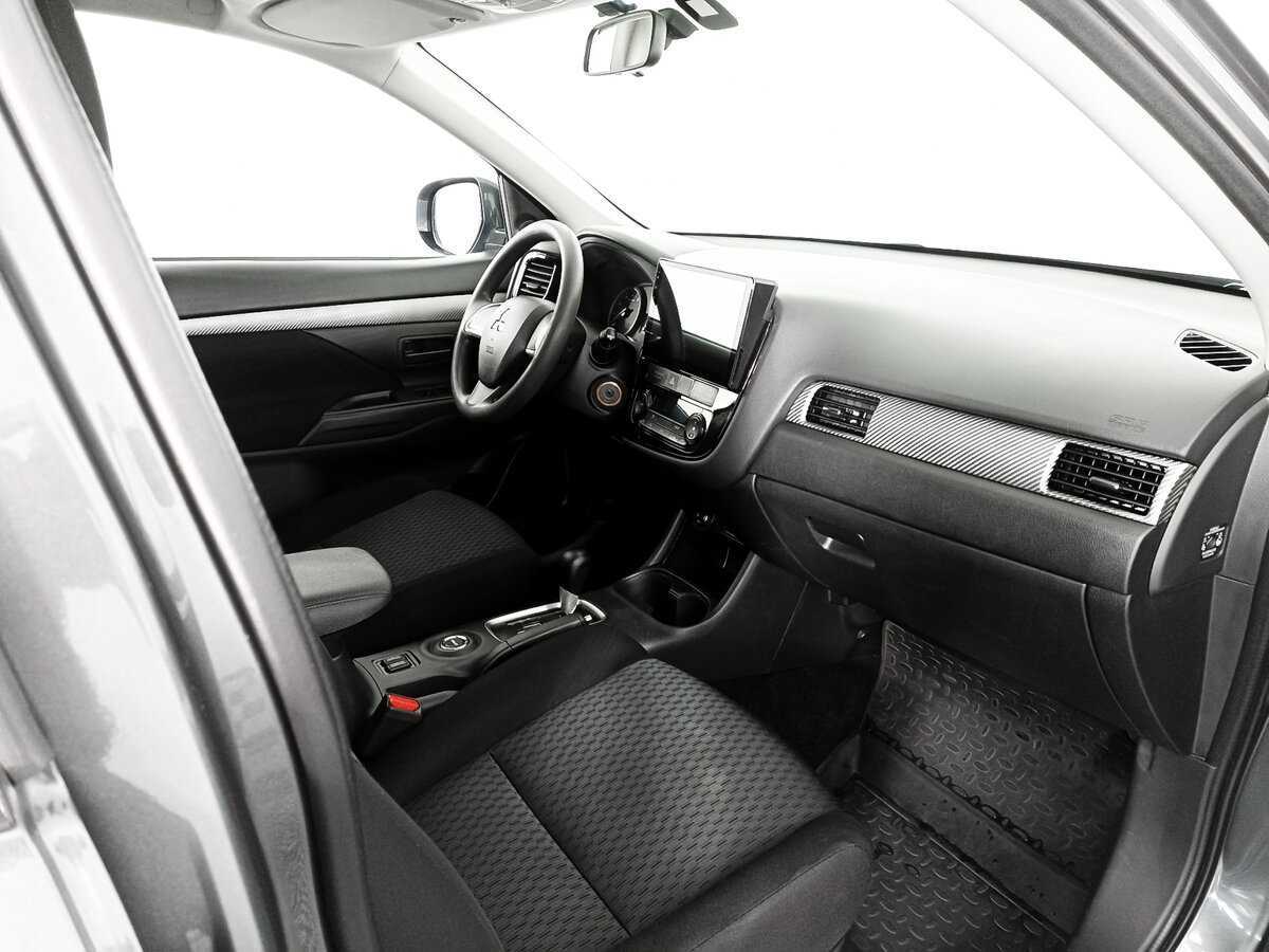 Купить Mitsubishi Outlander с пробегом. Фото: #4