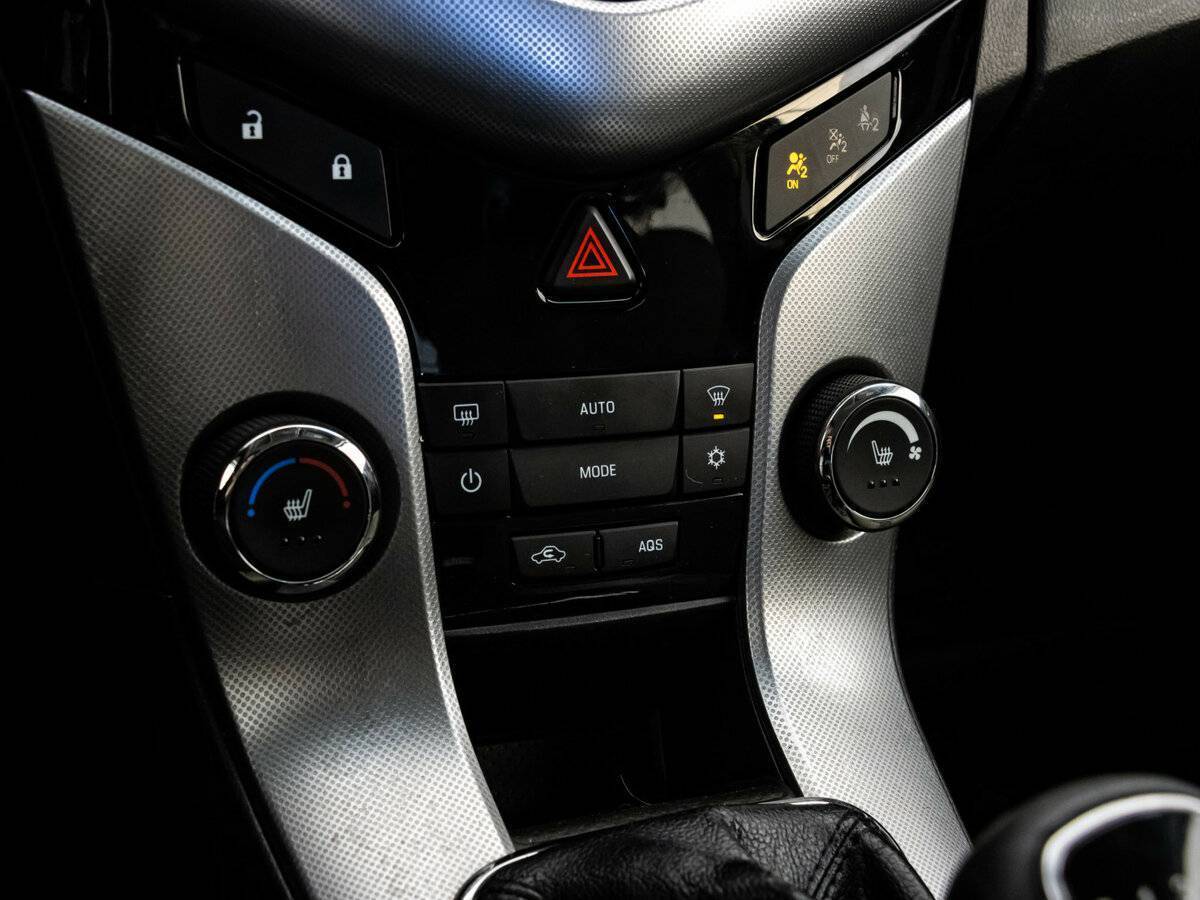 Купить Chevrolet Cruze с пробегом. Фото: #11