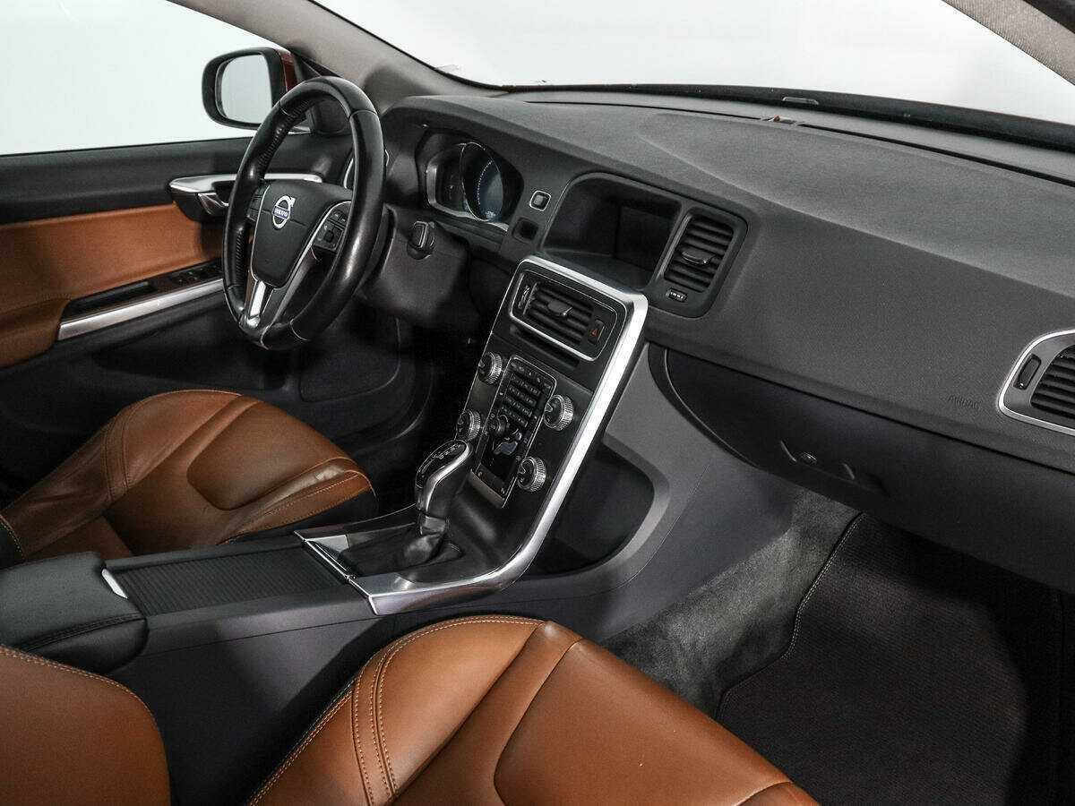 Купить Volvo S60 с пробегом. Фото: #10