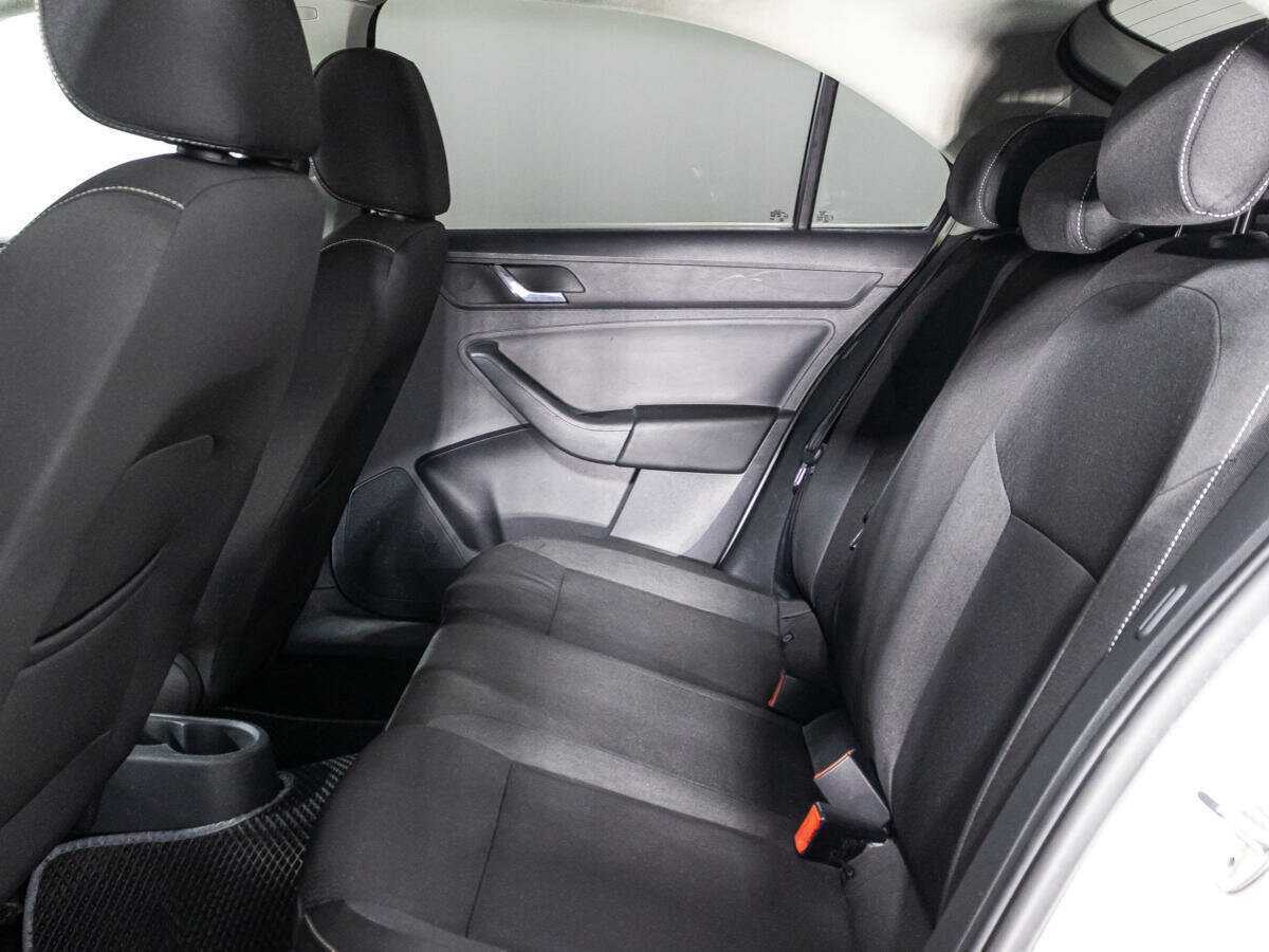 Купить Skoda Rapid с пробегом. Фото: #9