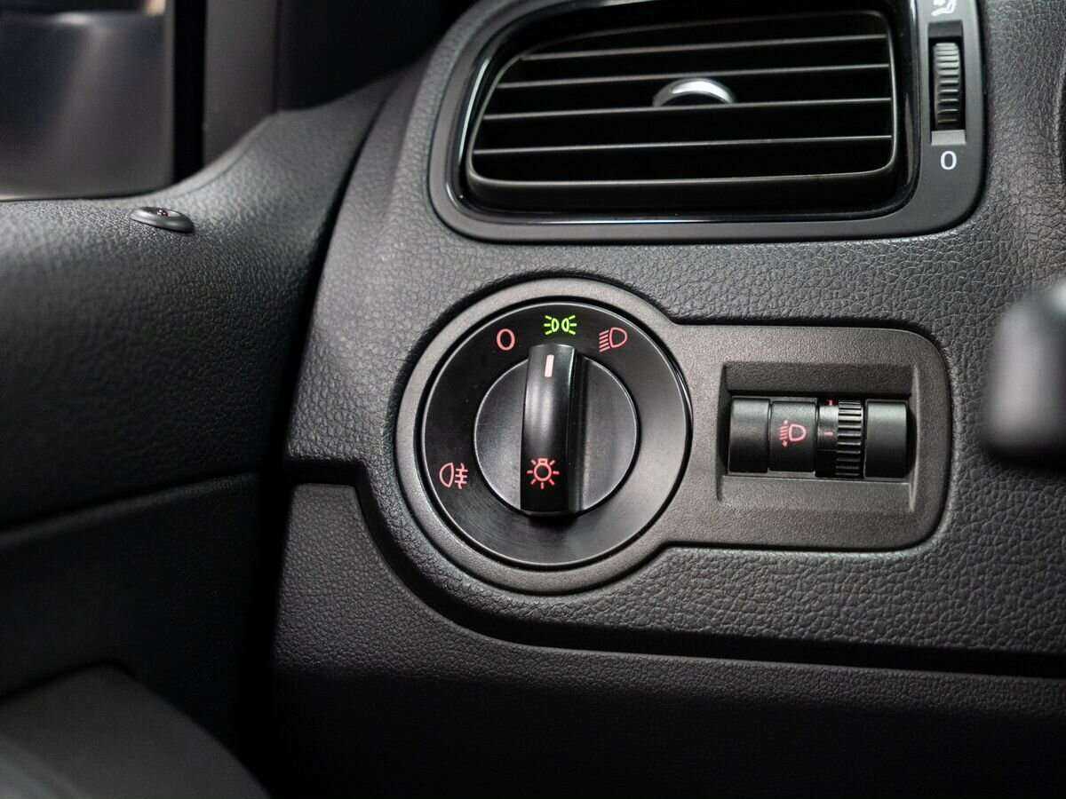 Купить Volkswagen Polo с пробегом. Фото: #14