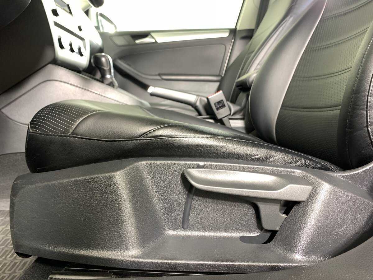 Купить Volkswagen Jetta с пробегом. Фото: #15