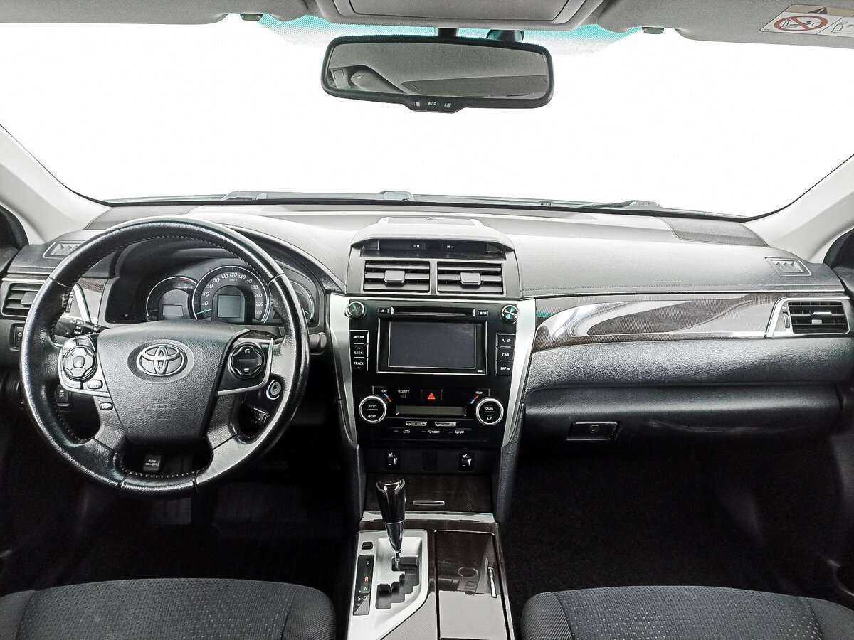 Купить Toyota Camry с пробегом. Фото: #11