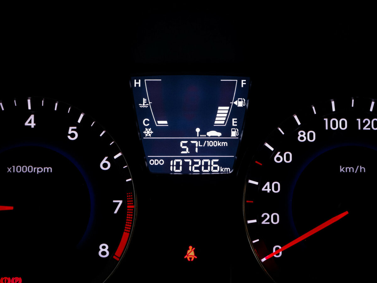 Купить Hyundai Solaris с пробегом. Фото: #8