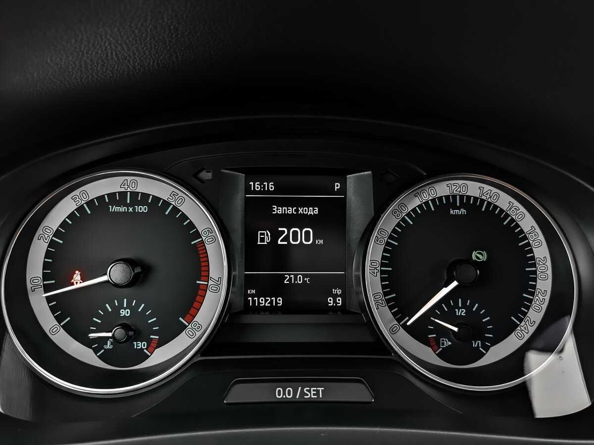 Купить Skoda Rapid с пробегом. Фото: #11