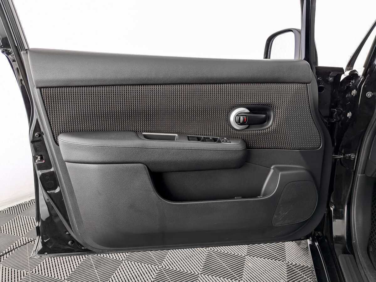 Купить Nissan Tiida с пробегом. Фото: #14