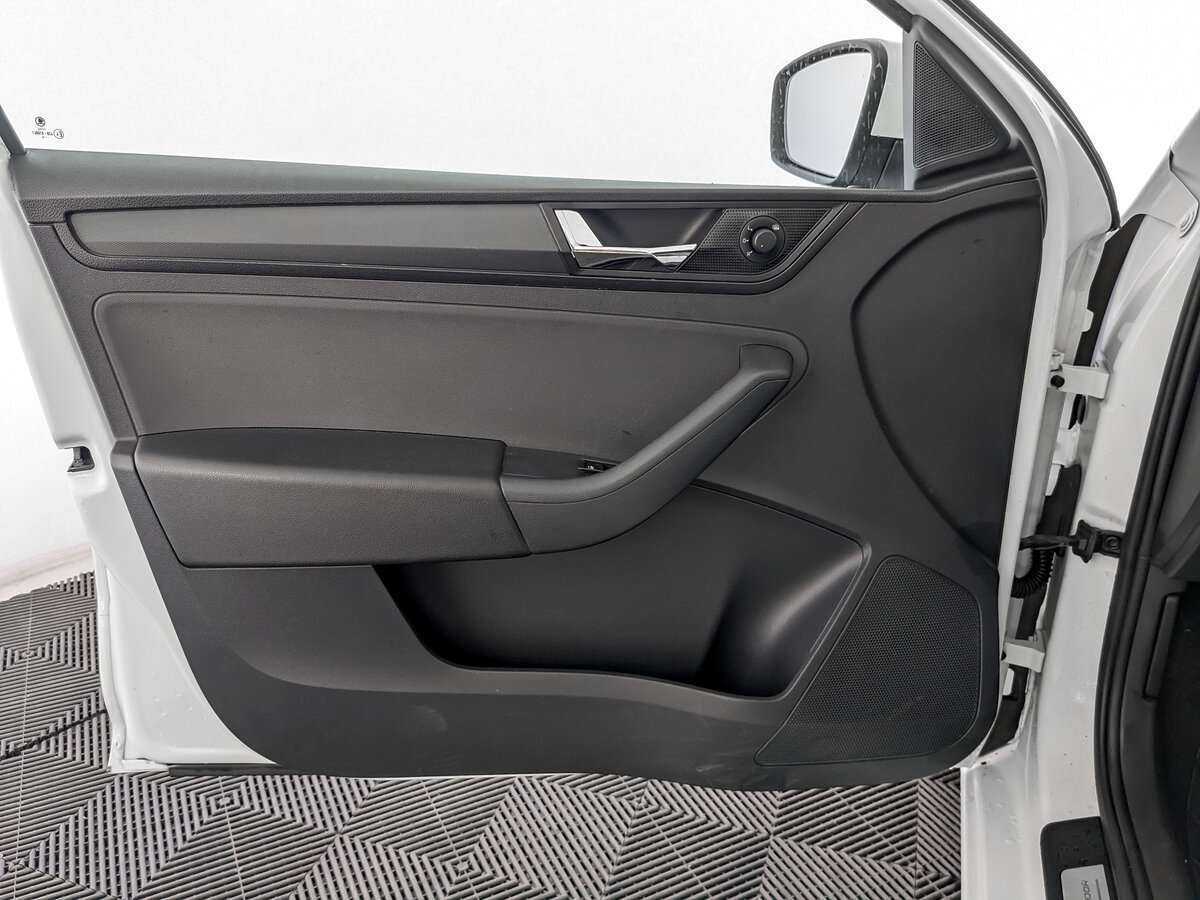 Купить Skoda Rapid с пробегом. Фото: #14