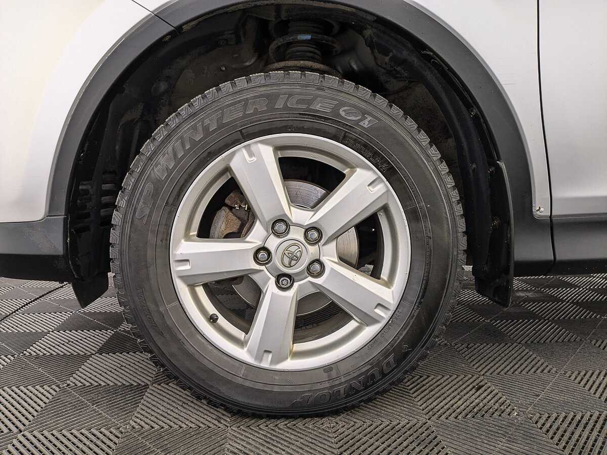 Купить Toyota RAV4 с пробегом. Фото: #11