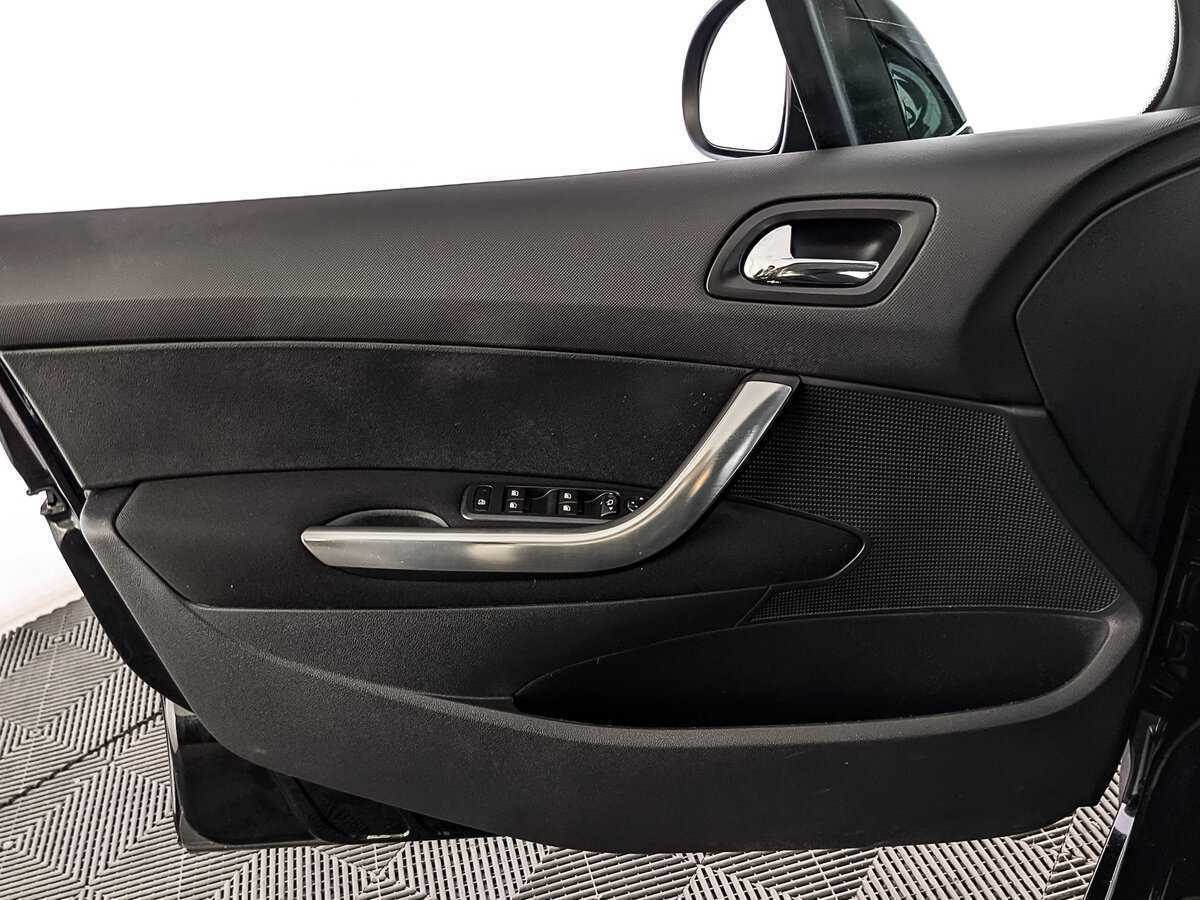 Купить Peugeot 408 с пробегом. Фото: #16