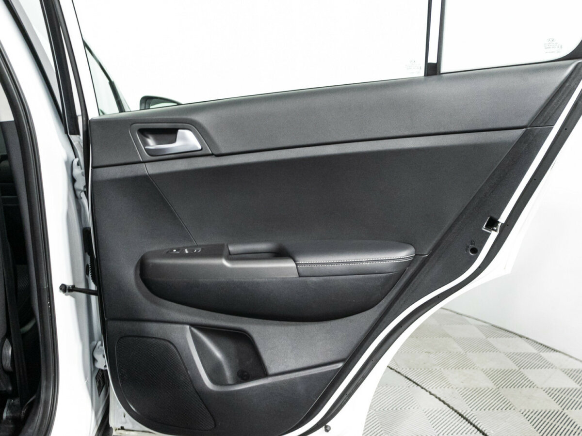 Купить Kia Sportage с пробегом. Фото: #22