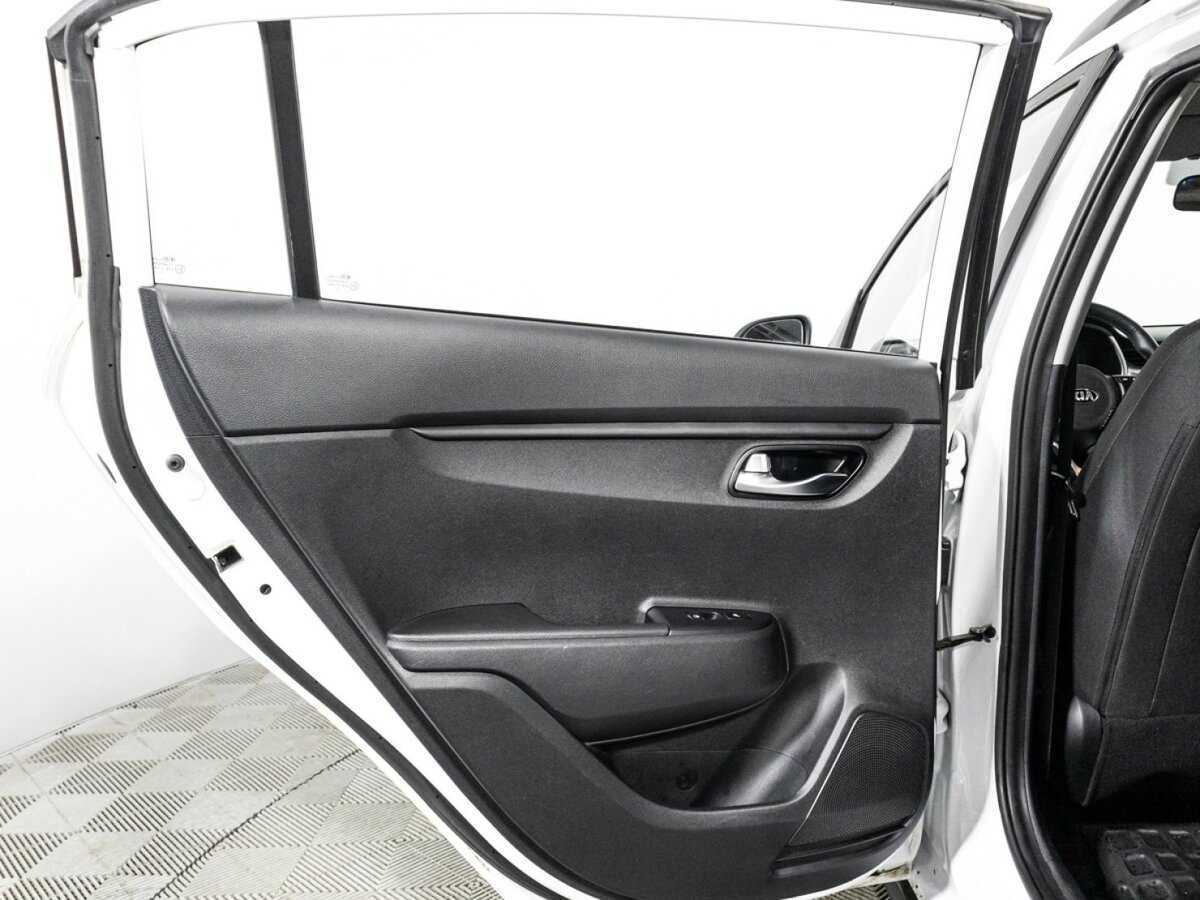 Купить Kia Rio с пробегом. Фото: #22
