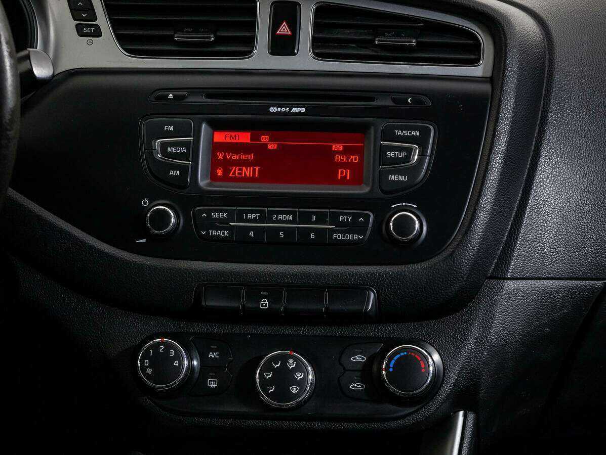 Купить Kia Ceed с пробегом. Фото: #11