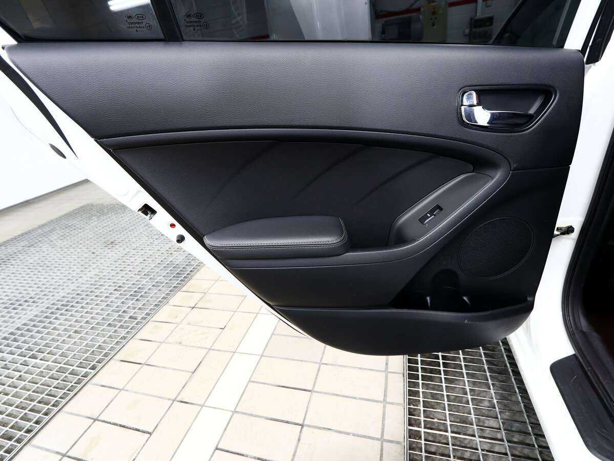 Купить Kia Cerato с пробегом. Фото: #13