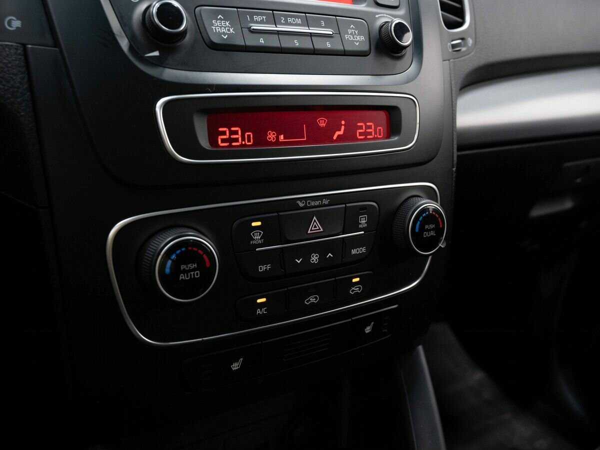 Купить Kia Sorento с пробегом. Фото: #22