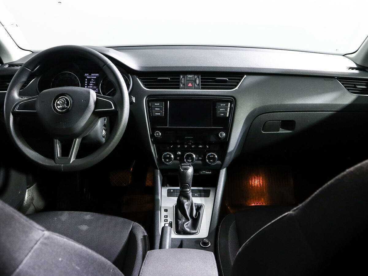 Купить Skoda Octavia с пробегом. Фото: #11