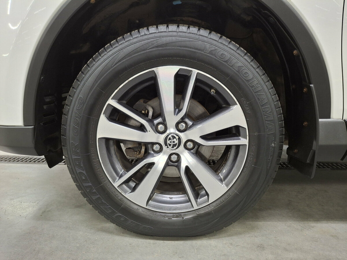 Купить Toyota RAV4 с пробегом. Фото: #16