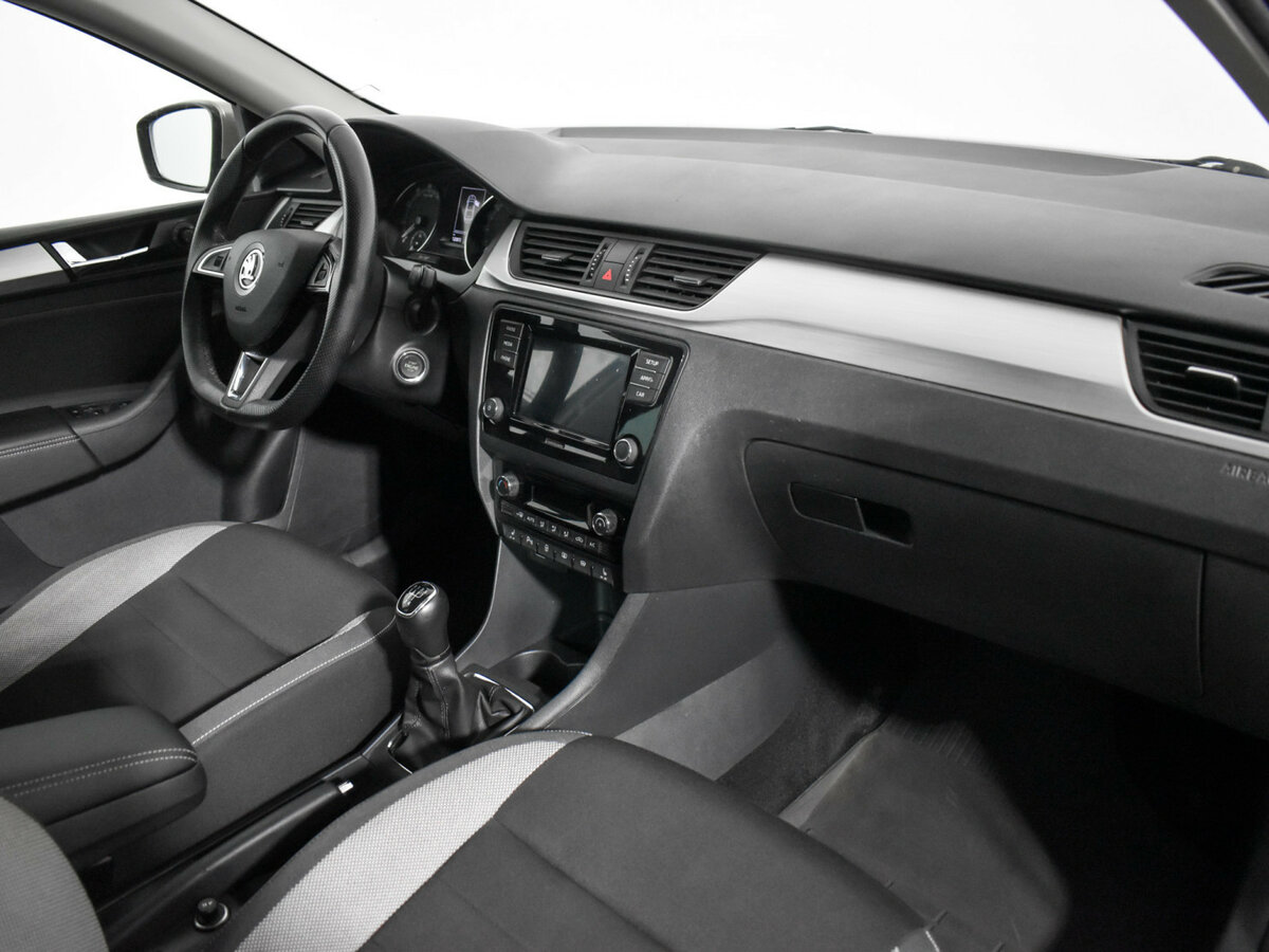 Купить Skoda Rapid с пробегом. Фото: #11