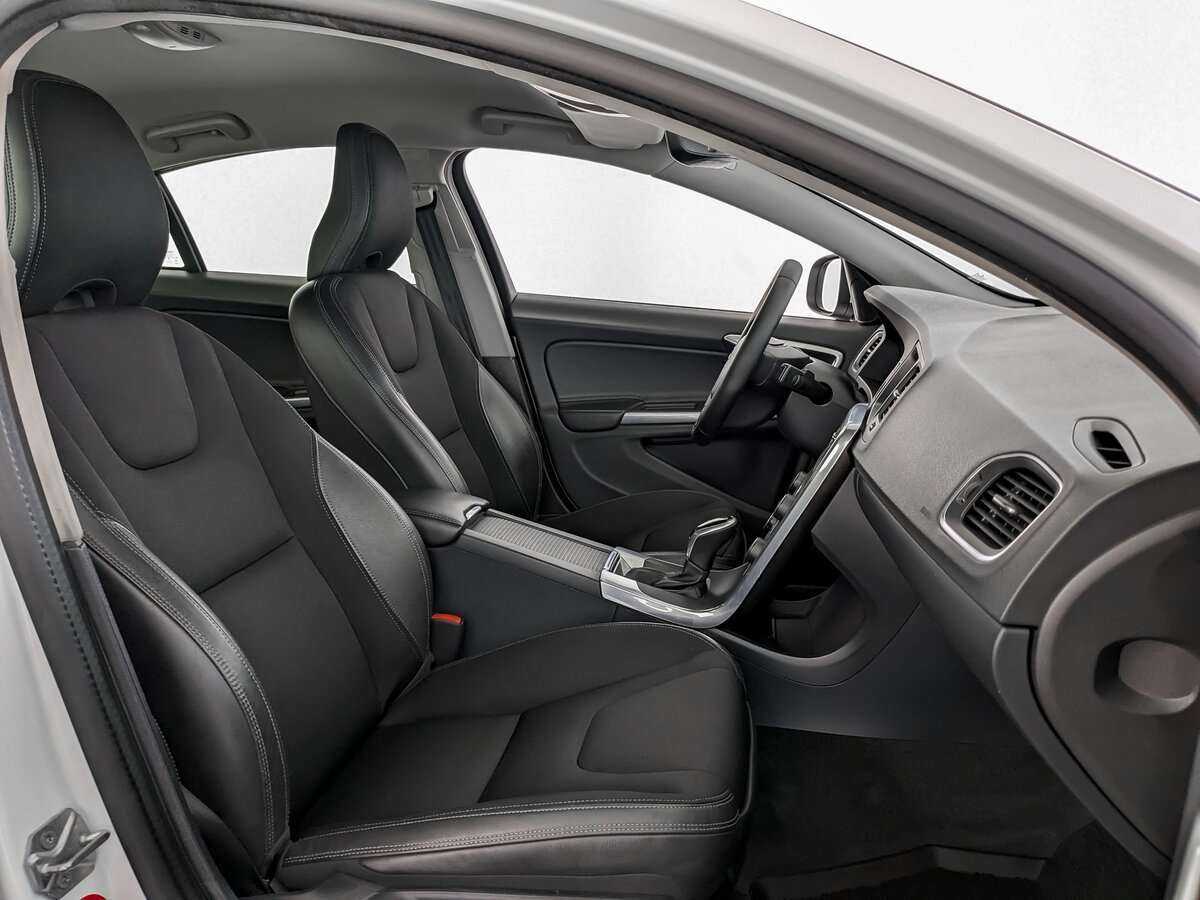 Купить Volvo S60 с пробегом. Фото: #18