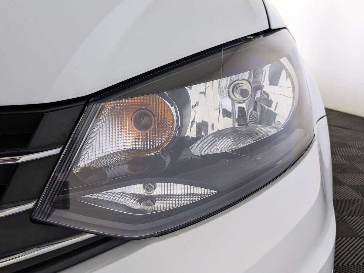 Купить Volkswagen Polo с пробегом. Фото: #9