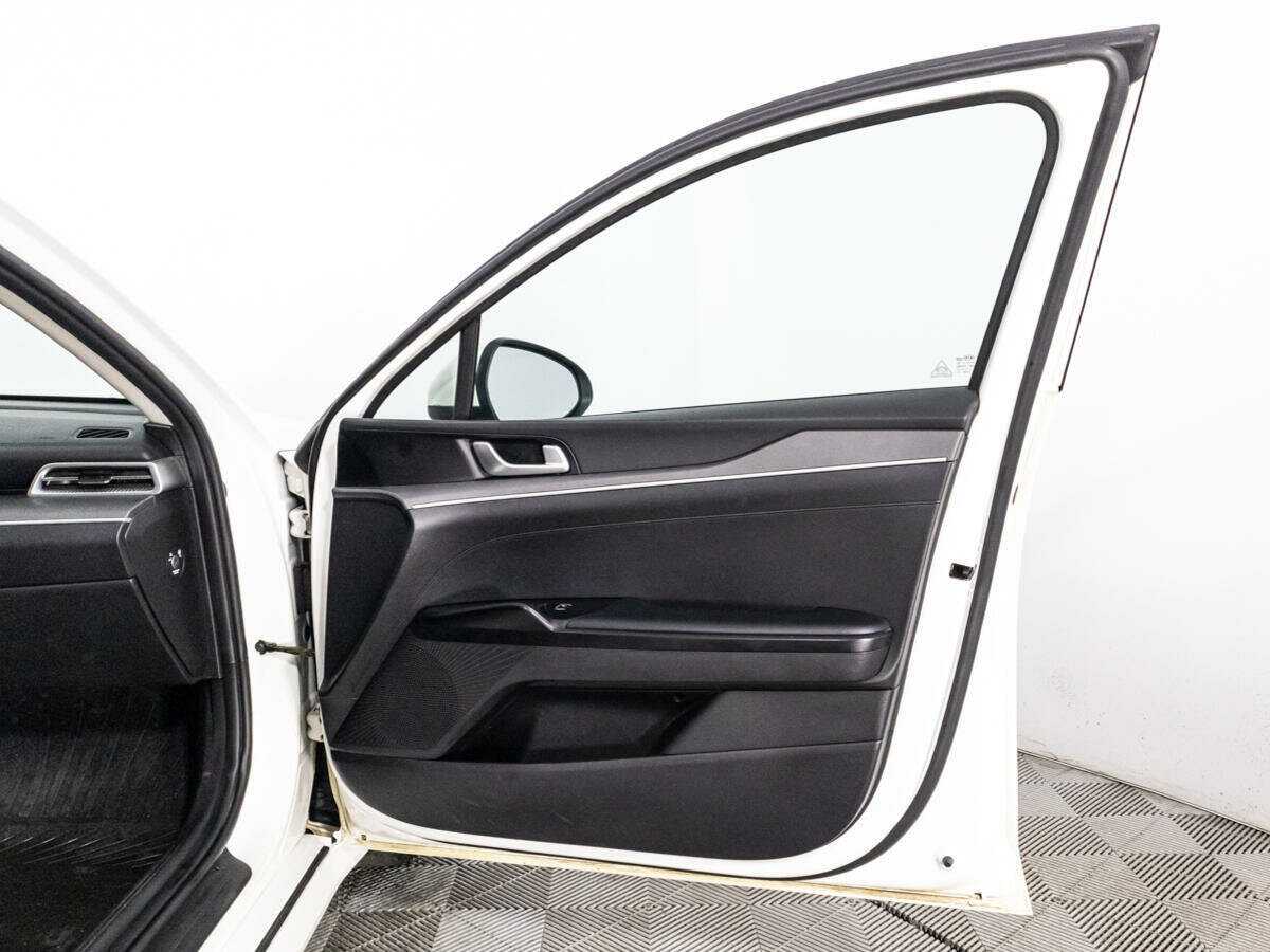 Купить Kia K5 с пробегом. Фото: #26