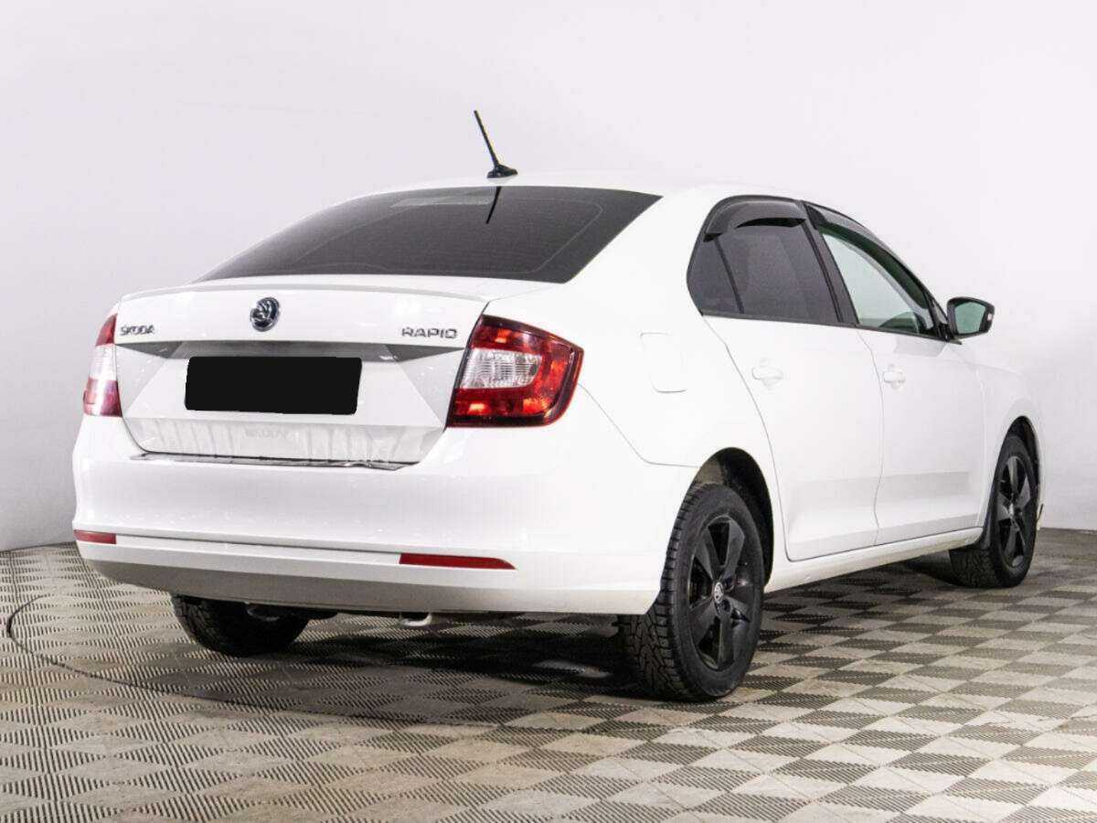Купить Skoda Rapid с пробегом. Фото: #4