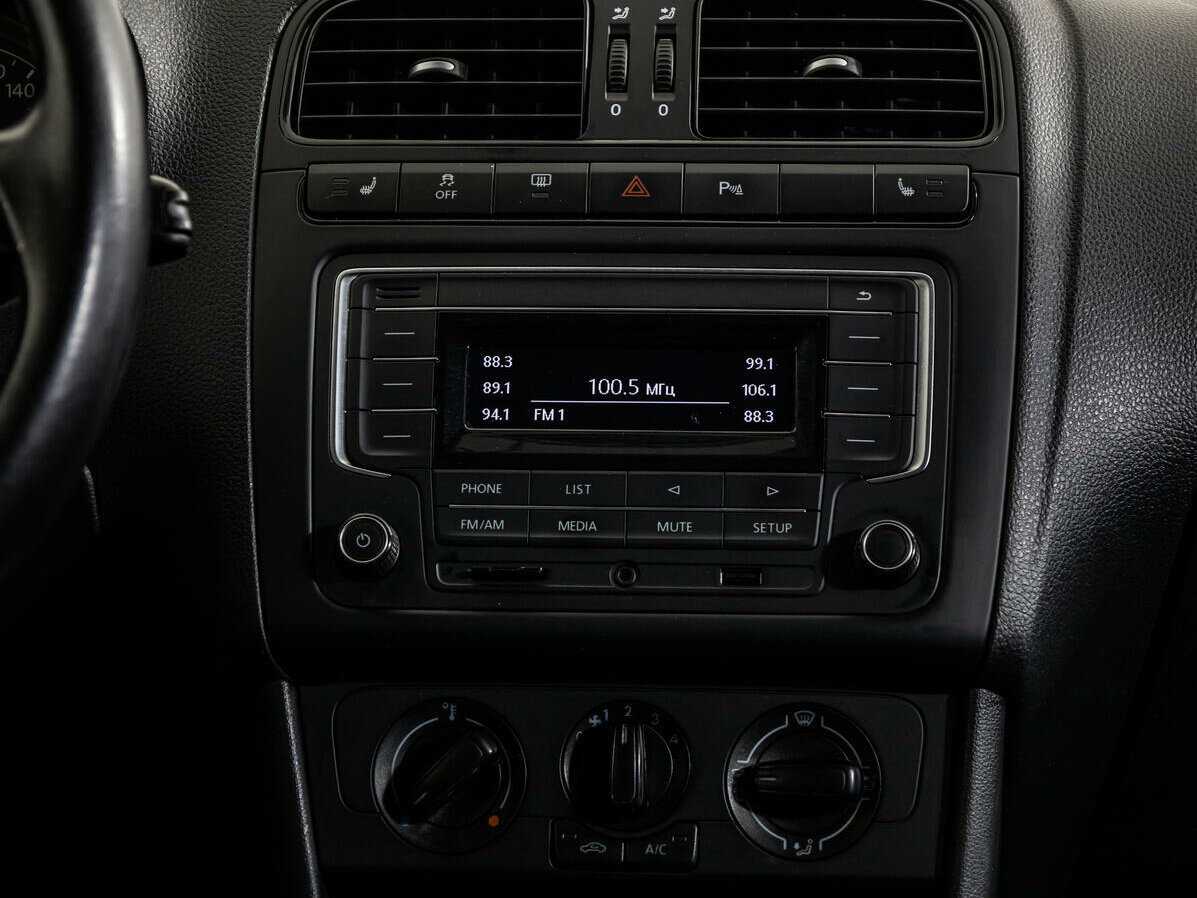 Купить Volkswagen Polo с пробегом. Фото: #13