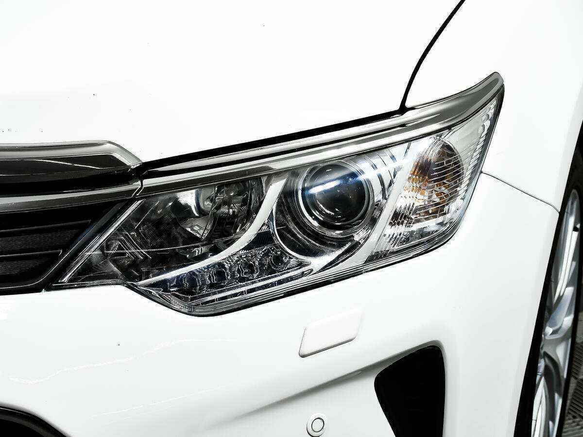 Купить Toyota Camry с пробегом. Фото: #14