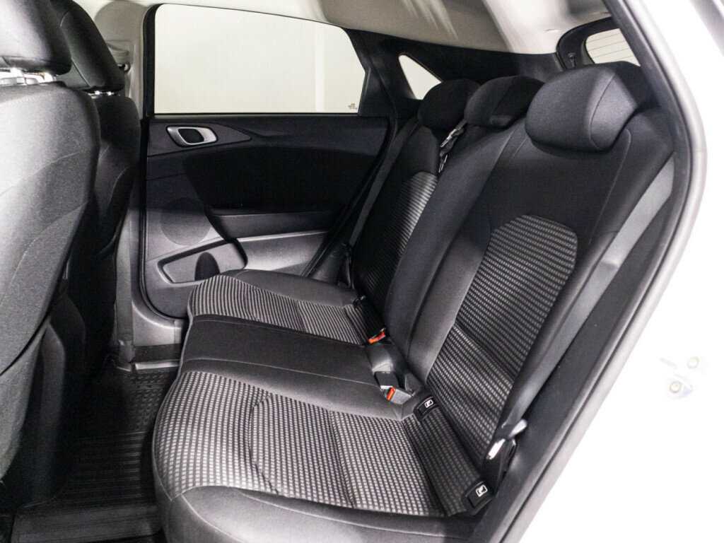 Купить Kia Ceed с пробегом. Фото: #9