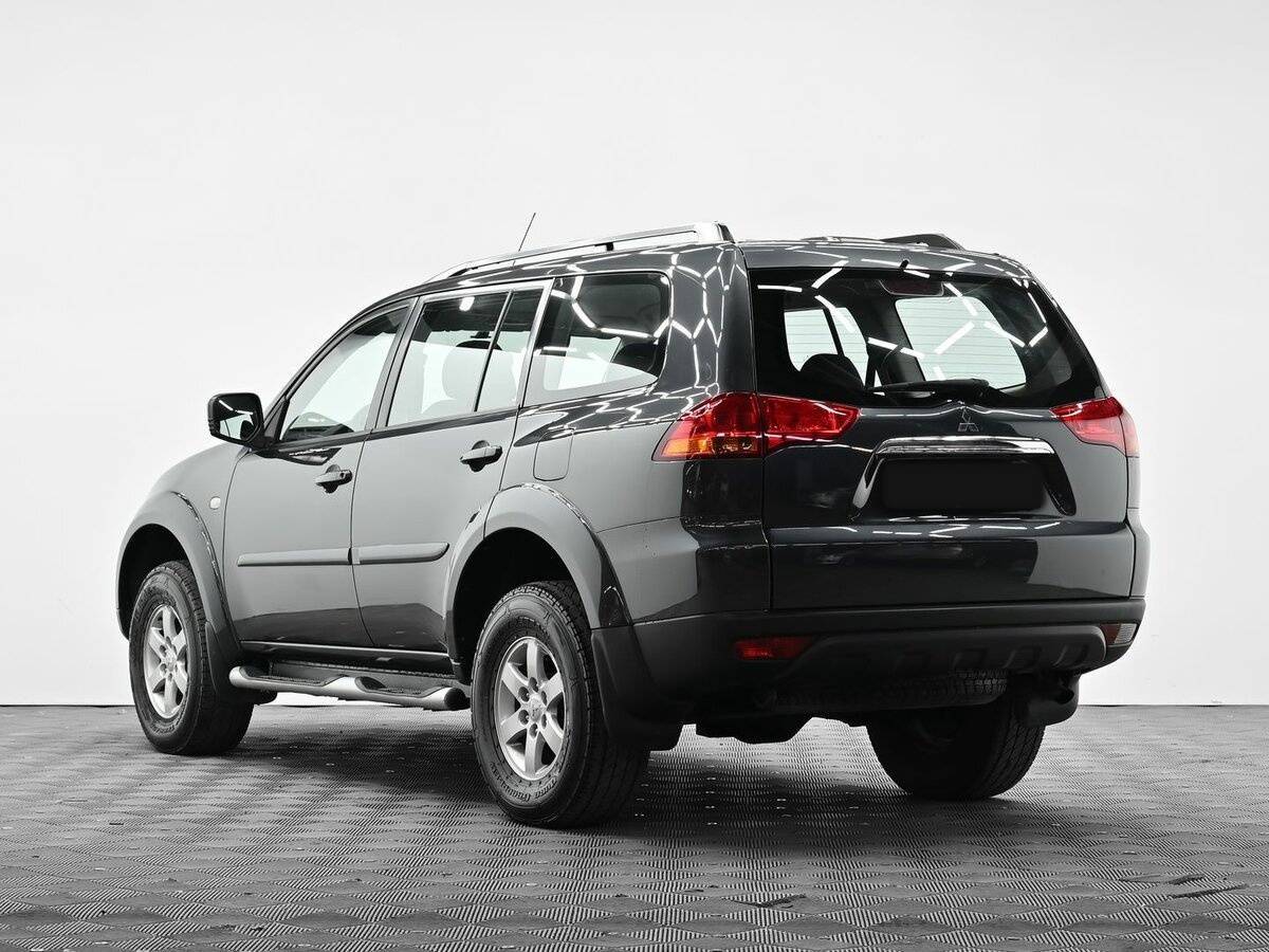 Купить Mitsubishi Pajero Sport с пробегом. Фото: #2