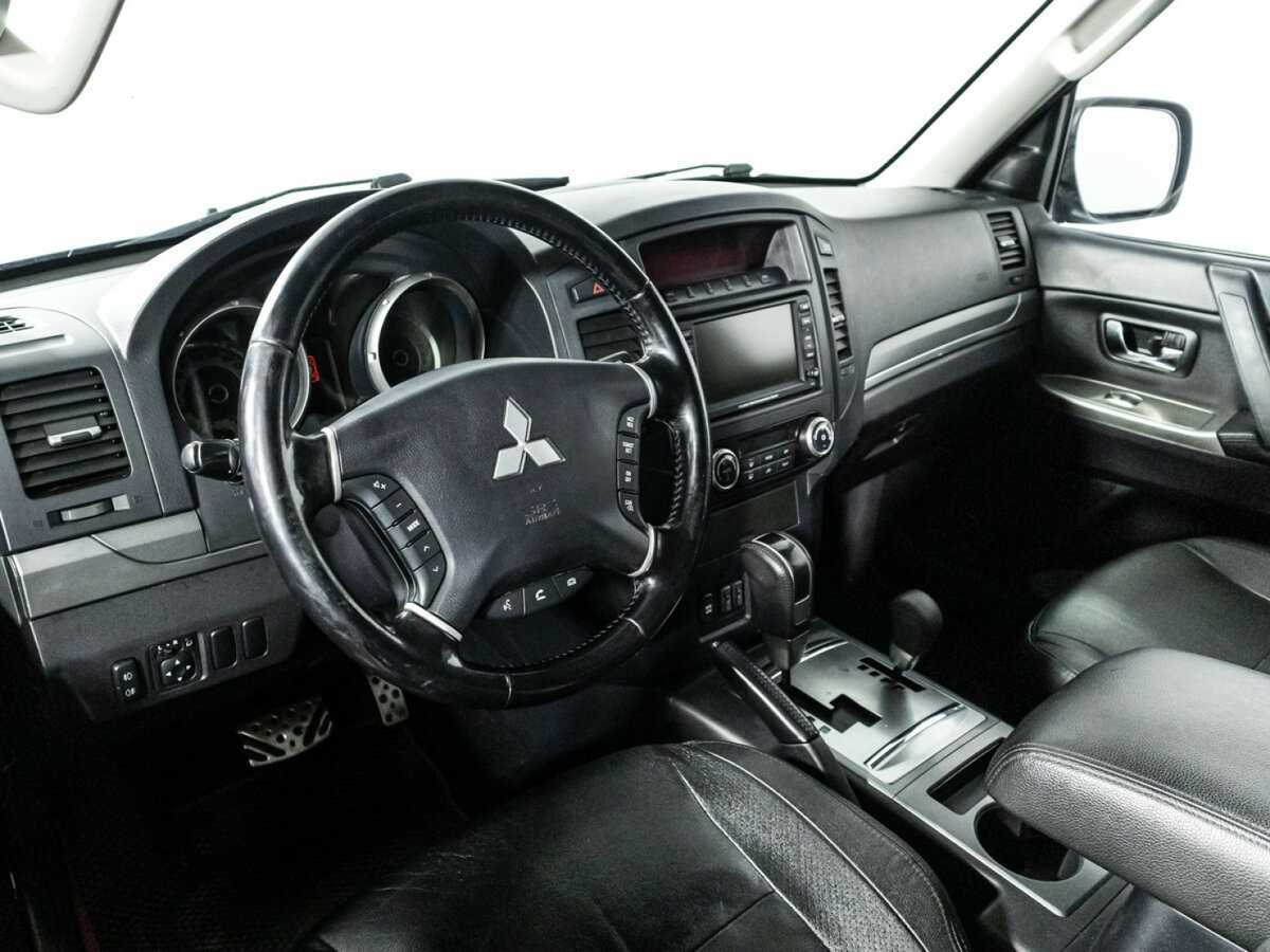 Купить Mitsubishi Pajero с пробегом. Фото: #8
