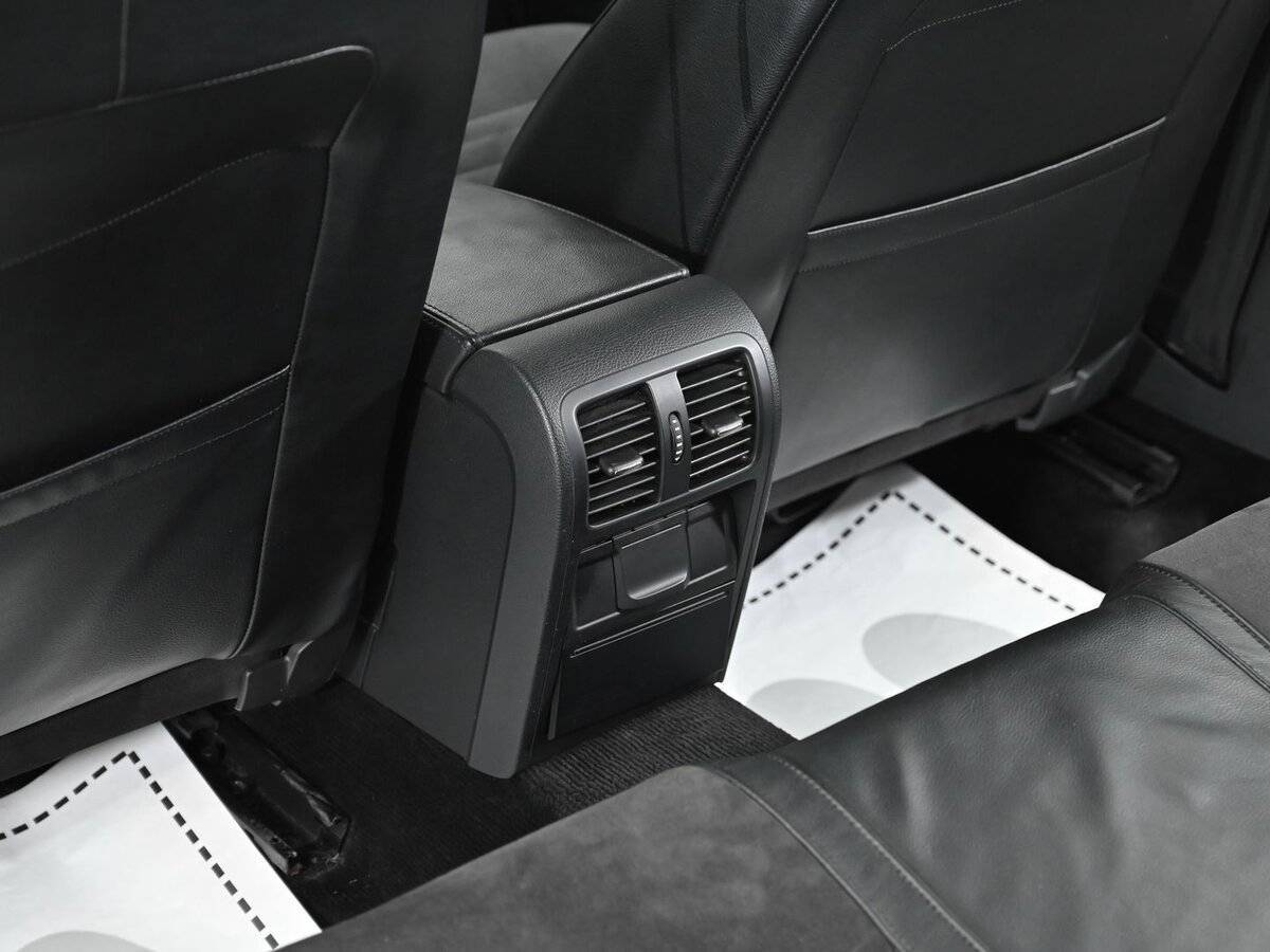 Купить Volkswagen Passat с пробегом. Фото: #14