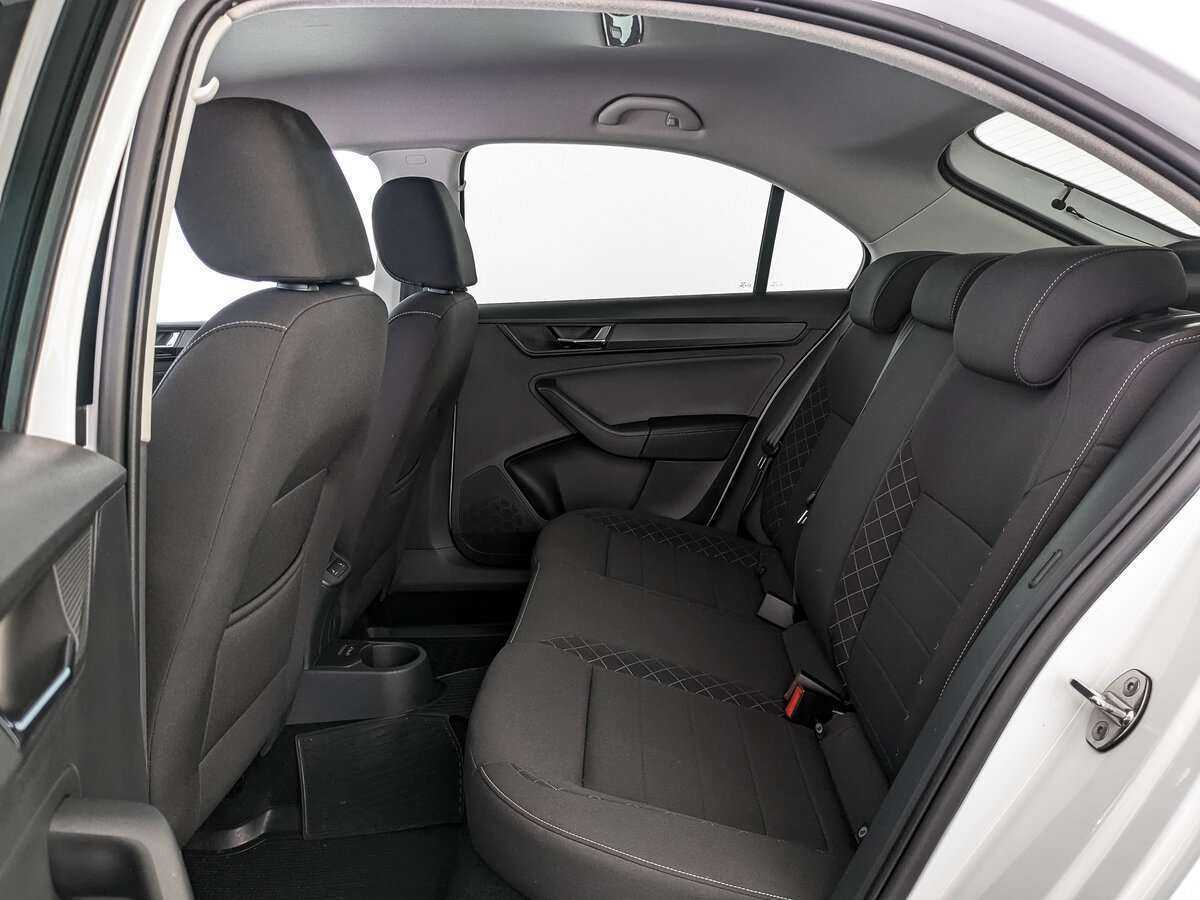 Купить Skoda Rapid с пробегом. Фото: #13