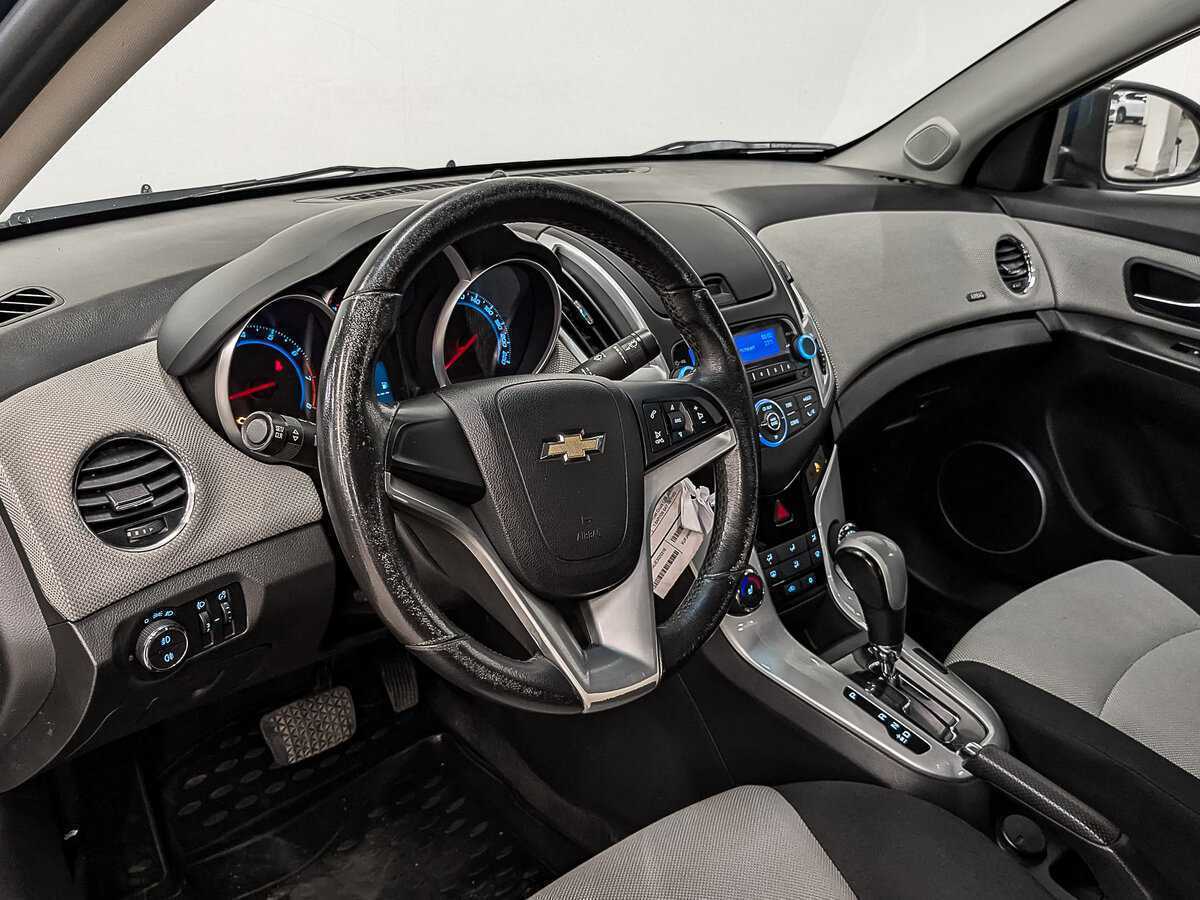 Купить Chevrolet Cruze с пробегом. Фото: #14