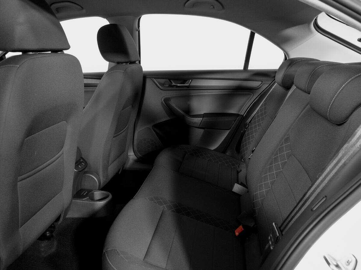 Купить Skoda Rapid с пробегом. Фото: #9