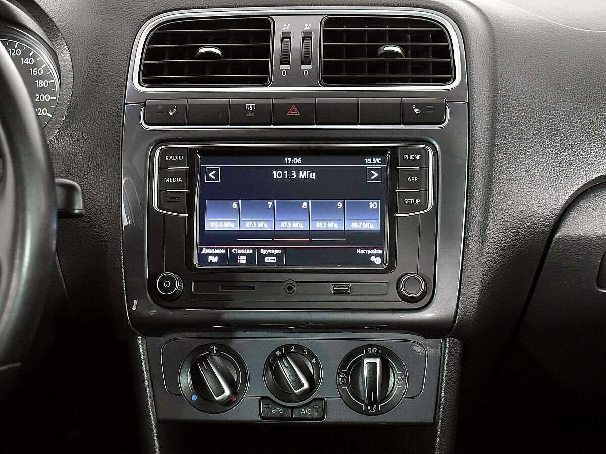 Купить Volkswagen Polo с пробегом. Фото: #12