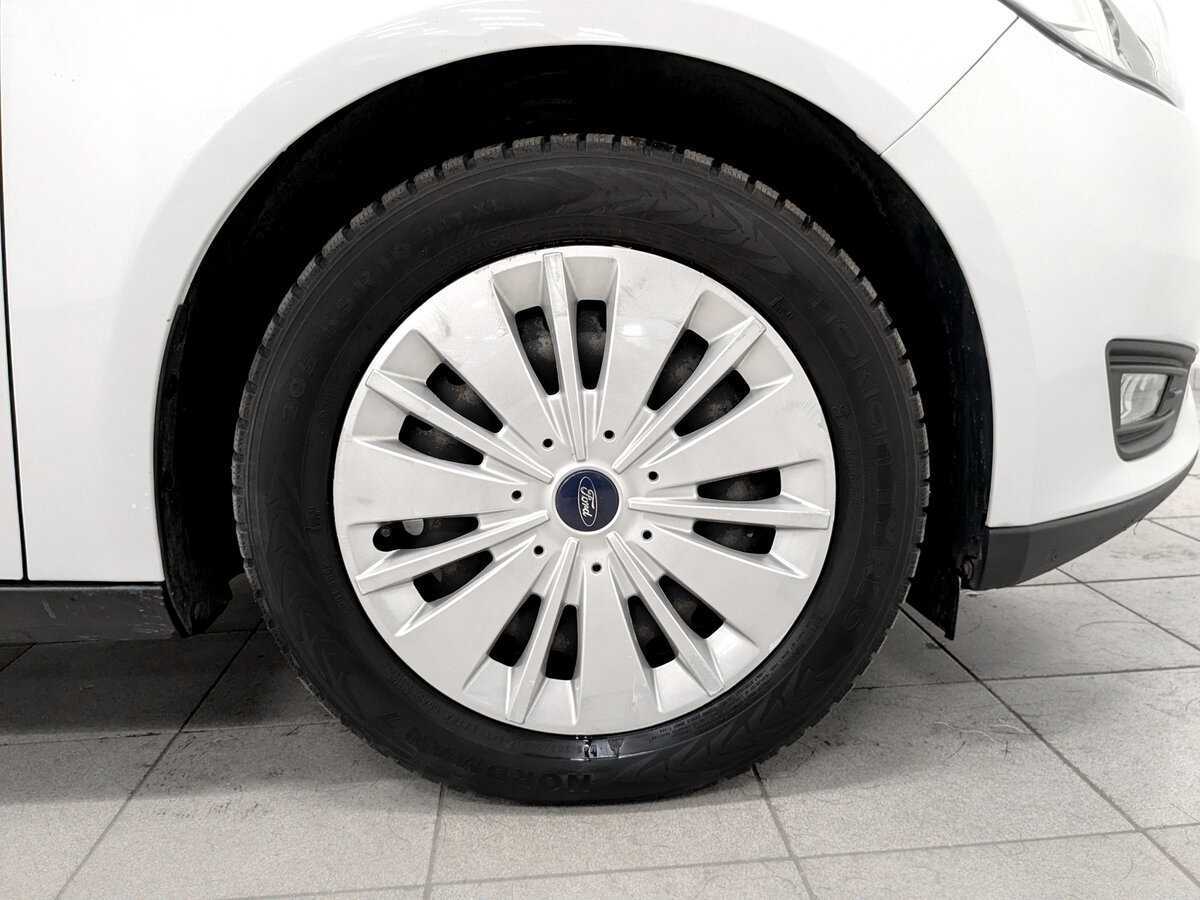 Купить Ford Focus с пробегом. Фото: #17