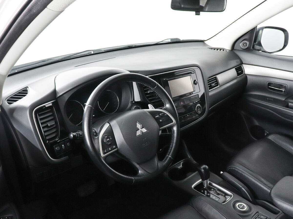 Купить Mitsubishi Outlander с пробегом. Фото: #8