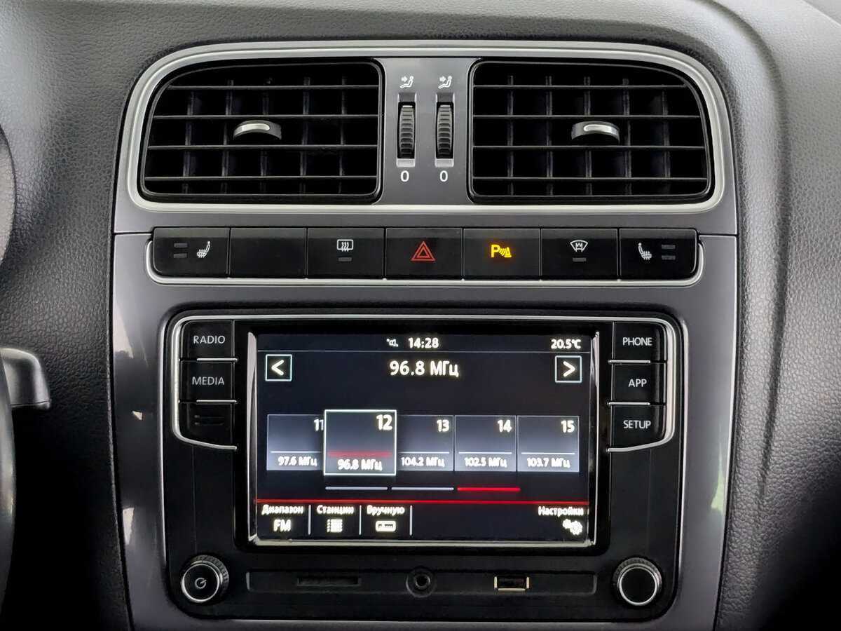 Купить Volkswagen Polo с пробегом. Фото: #14