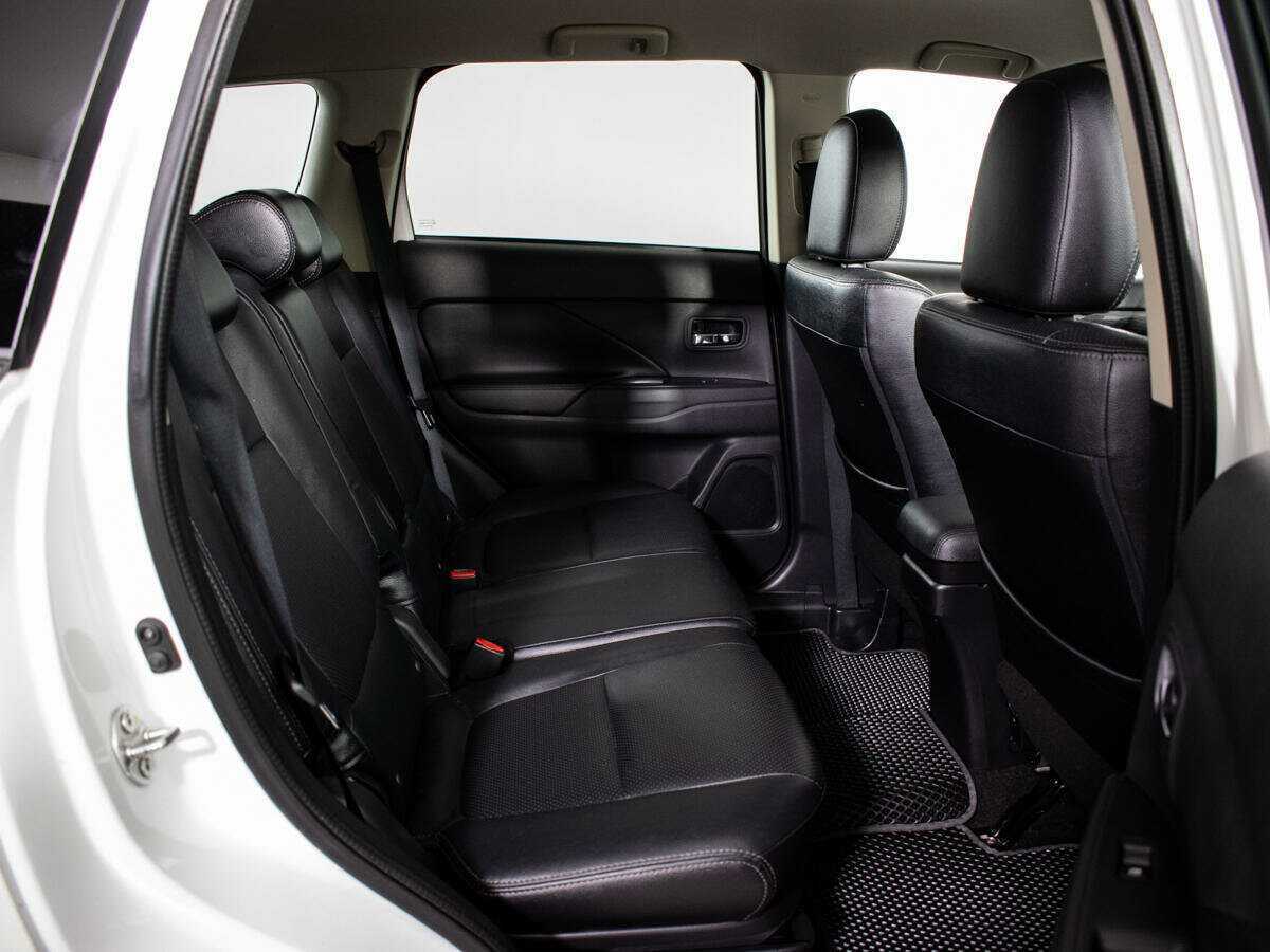 Купить Mitsubishi Outlander с пробегом. Фото: #8