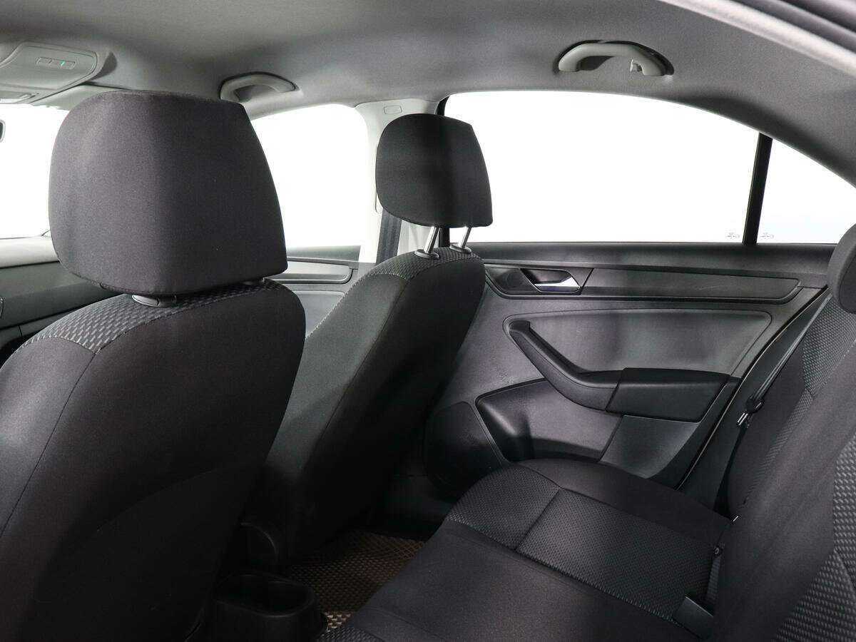 Купить Volkswagen Polo с пробегом. Фото: #11