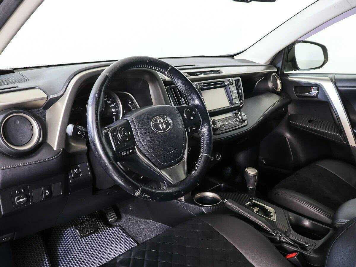 Купить Toyota RAV4 с пробегом. Фото: #12